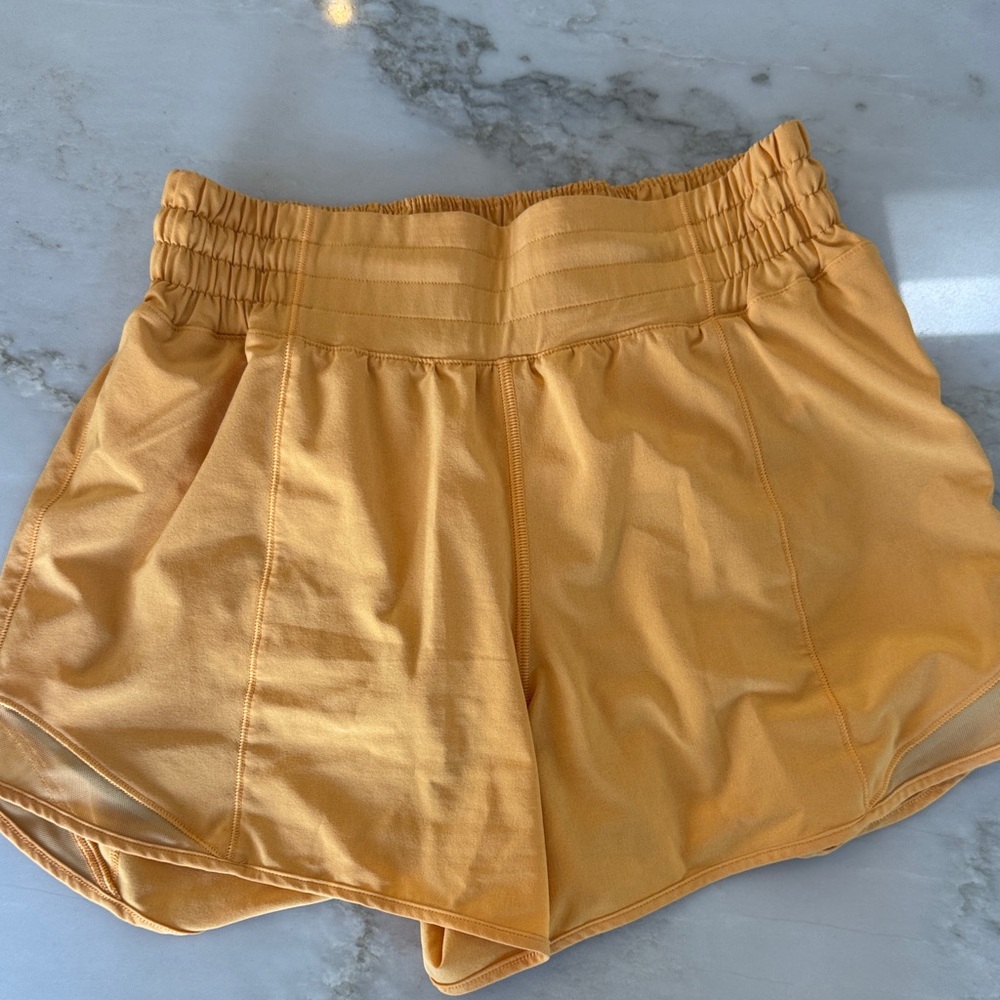 Lululemon Hotty Hot 4” lined